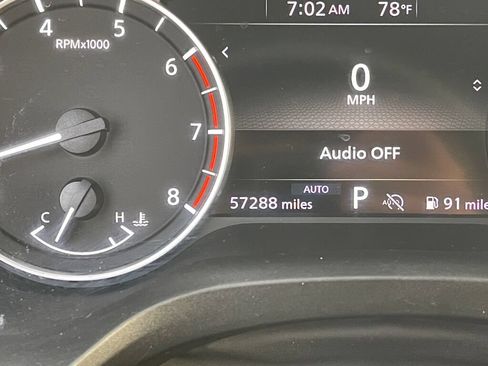 Used 2024 Nissan Rogue SV AWD/4WD image 3