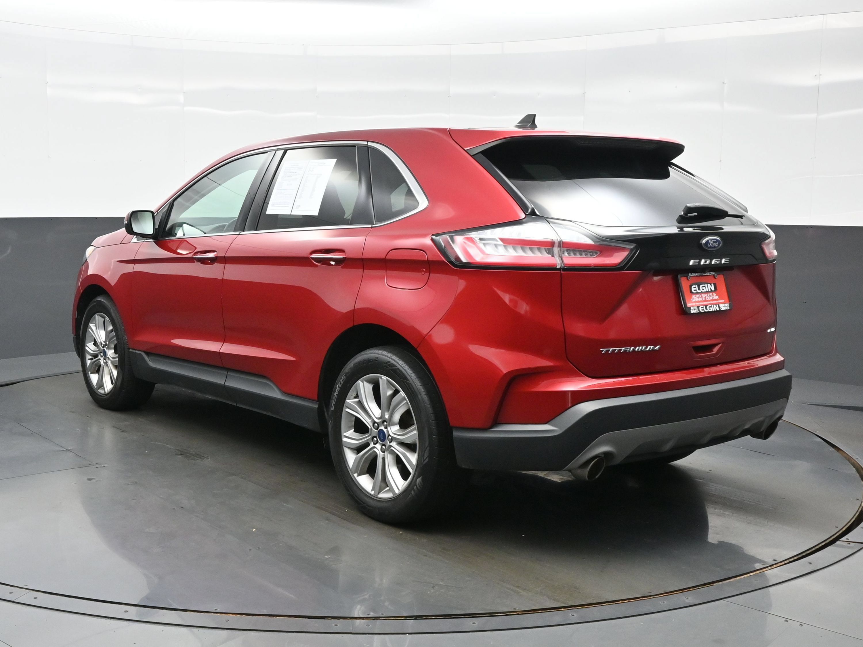 Used 2022 Ford Edge Titanium AWD/4WD image 4