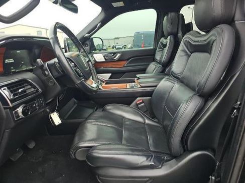 Used 2019 Lincoln Navigator Reserve image 8