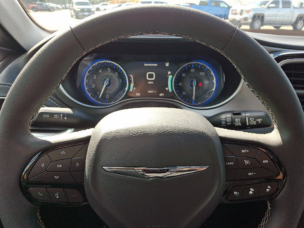 Used 2023 Chrysler Pacifica Limited w/ S Appearance Package FWD image 22