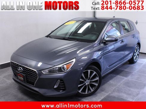 Used 2018 Hyundai Elantra GT FWD image 1