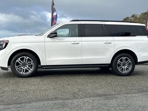 Used 2025 Ford Expedition Max Active image 2