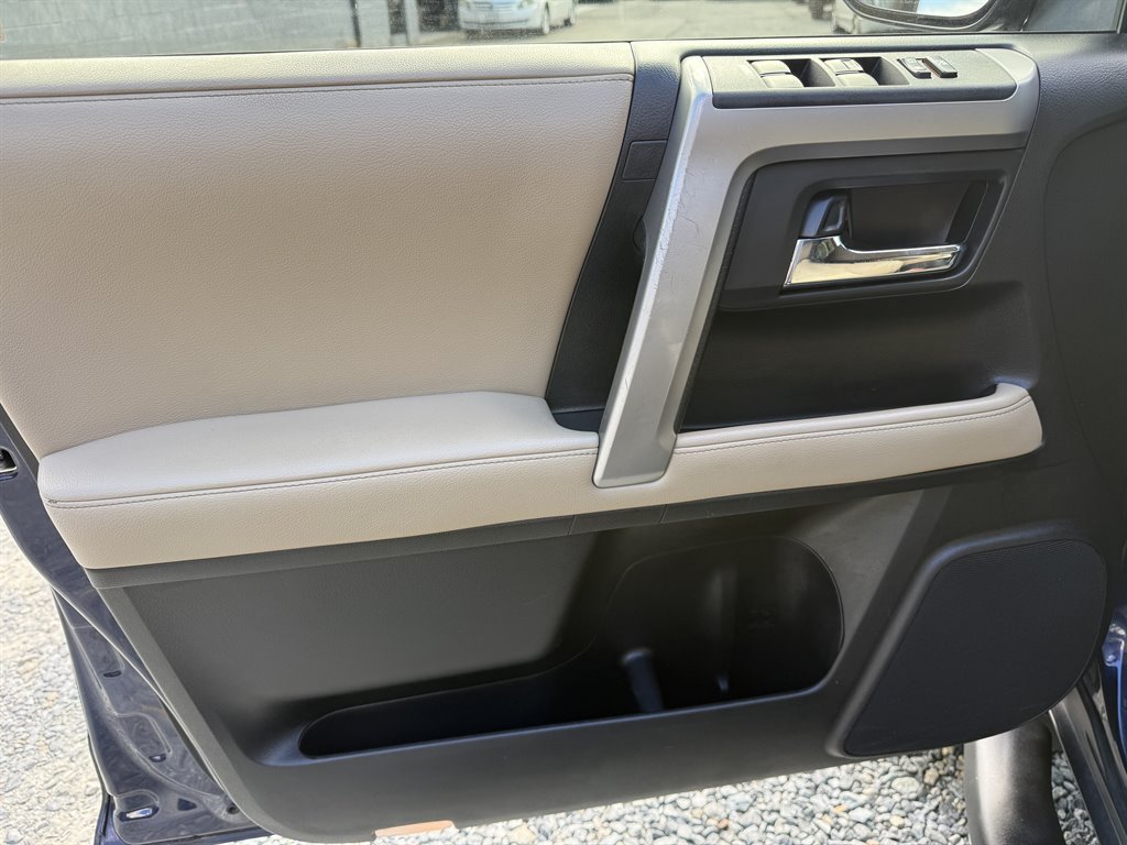 Used 2018 Toyota 4Runner SR5 Premium AWD/4WD image 10