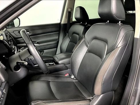 Used 2022 Nissan Pathfinder SL AWD/4WD image 25