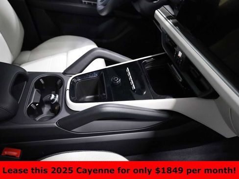 Certified 2025 Porsche Cayenne E-Hybrid image 21