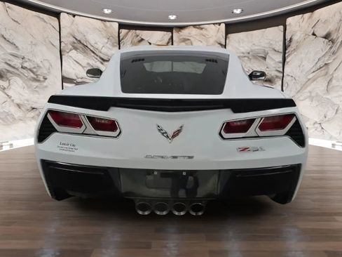 Used 2015 Chevrolet Corvette Stingray Coupe image 5