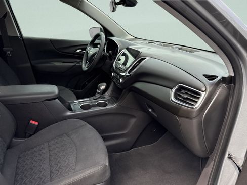 Used 2024 Chevrolet Equinox LT FWD image 18