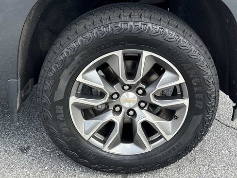 Used 2021 Chevrolet Silverado 1500 LT AWD/4WD image 30