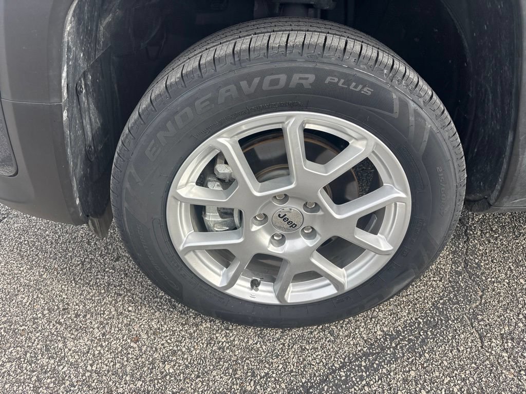 Used 2023 Jeep Renegade Latitude AWD/4WD image 15