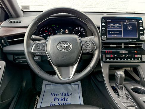 Used 2019 Toyota Avalon XLE image 29