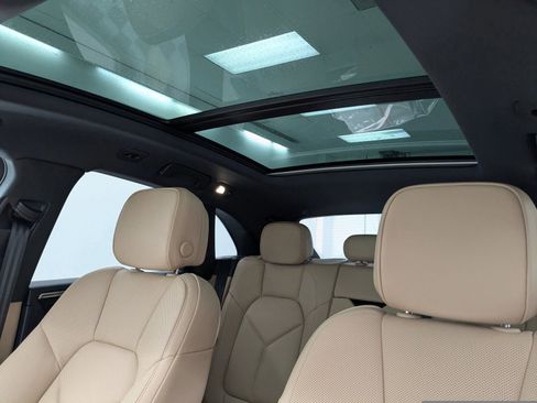 New 2026 Porsche Macan image 21