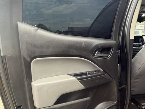 Used 2018 Chevrolet Colorado LT AWD/4WD image 7