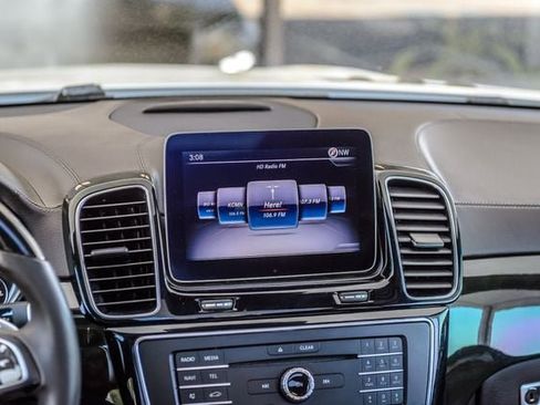 Used 2018 Mercedes-Benz GLS 450 4MATIC w/ Premium Package image 34