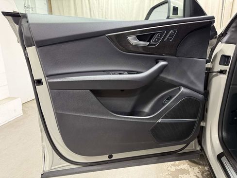 Used 2020 Audi Q8 Prestige image 8