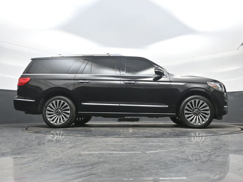 Used 2019 Lincoln Navigator L Reserve image 36