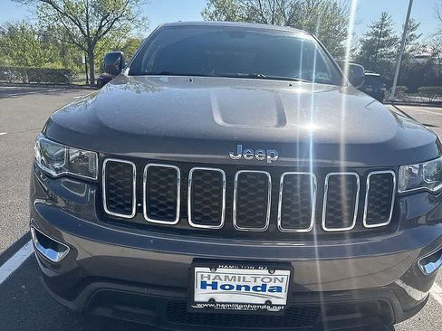 Used 2021 Jeep Grand Cherokee Laredo AWD/4WD image 2