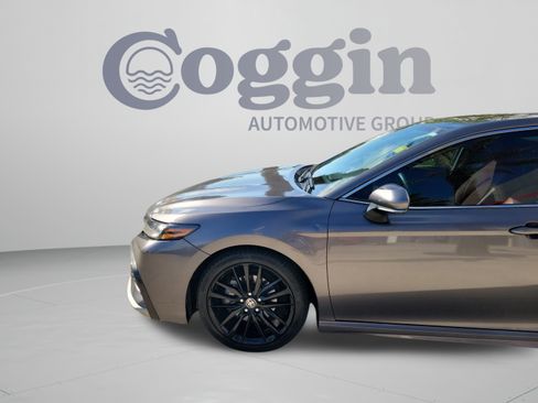 Used 2022 Toyota Camry XSE FWD image 30