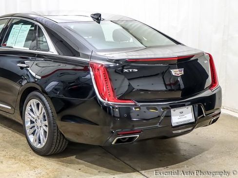 Certified 2018 Cadillac XTS Luxury FWD image 5