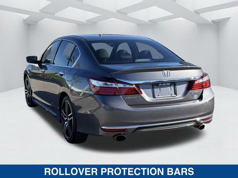 Used 2017 Honda Accord Sport image 6