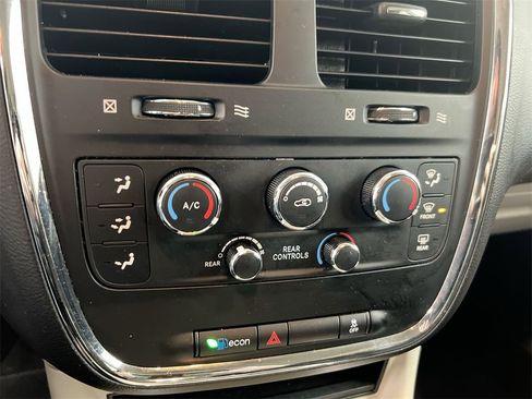 Used 2016 Dodge Grand Caravan SXT w/ Rear Park Assist Package image 15