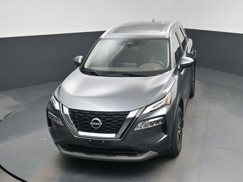 Used 2023 Nissan Rogue SV w/ SV Premium B Package image 32