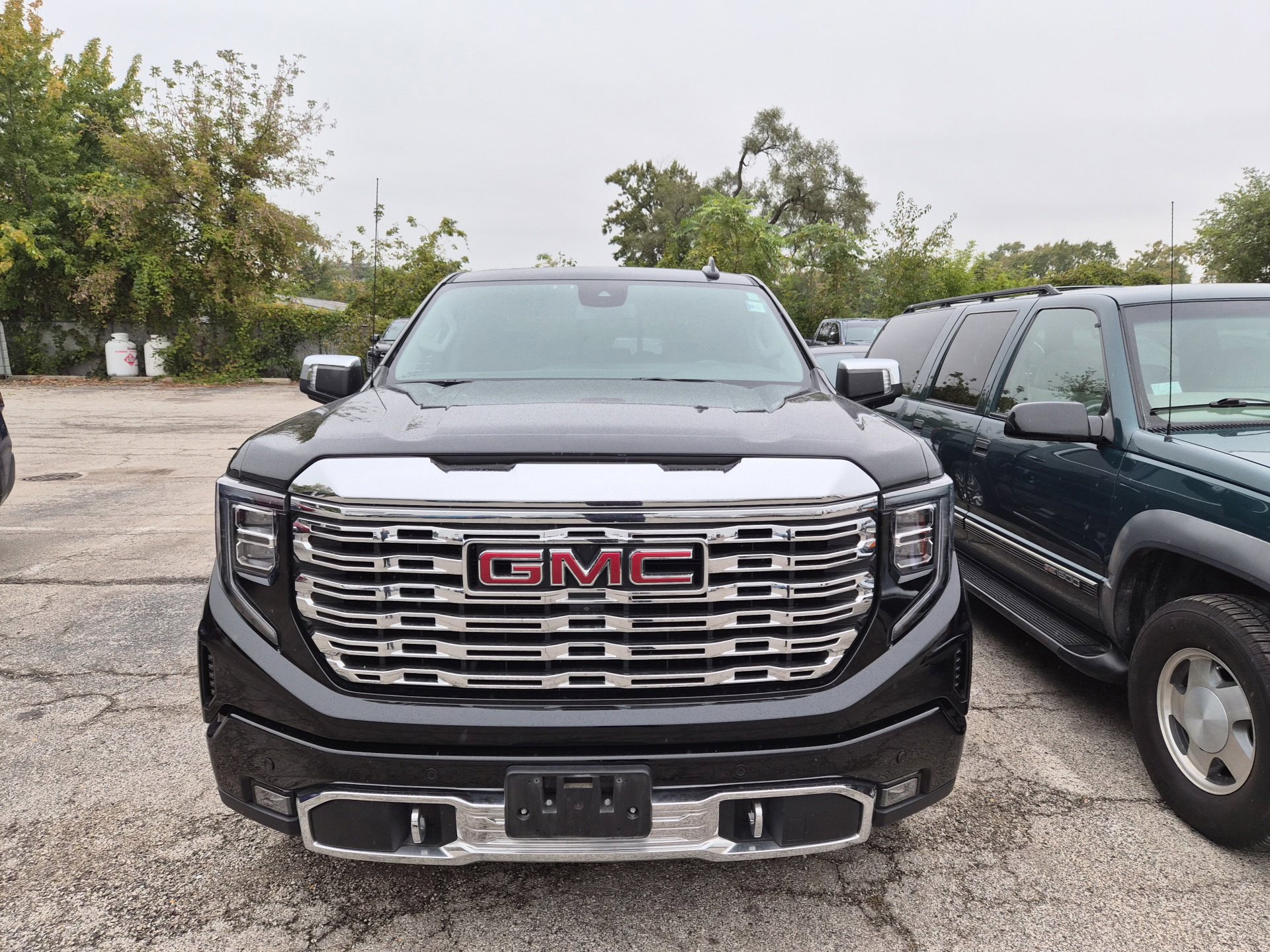 Used 2022 GMC Sierra 1500 Denali AWD/4WD image 2