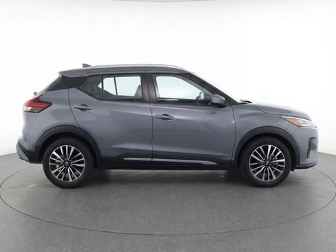Used 2024 Nissan Kicks SV image 11