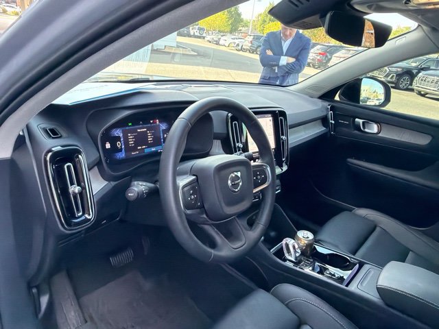 Used 2024 Volvo XC40 B5 Plus w/ Protection Package Premier AWD/4WD image 7