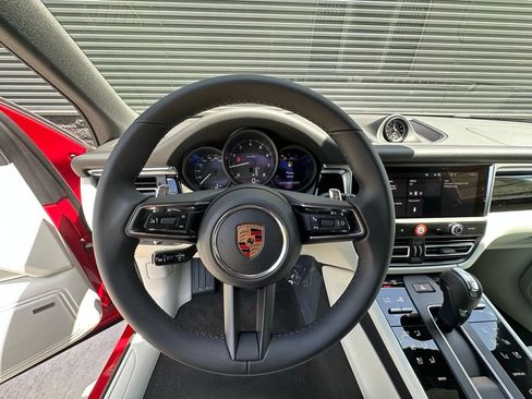 Used 2026 Porsche Macan AWD/4WD image 20