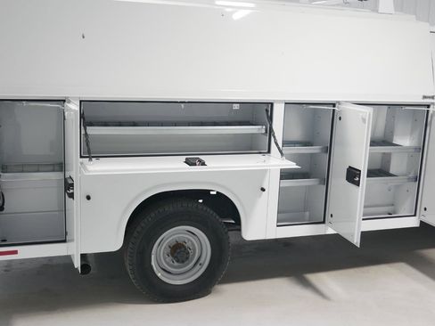 New 2026 Ford E-350 and Econoline 350 Super Duty w/ Power Equipment Group image 30