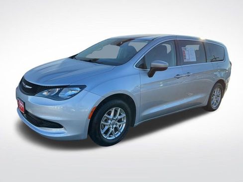 Used 2023 Chrysler Voyager LX FWD image 1