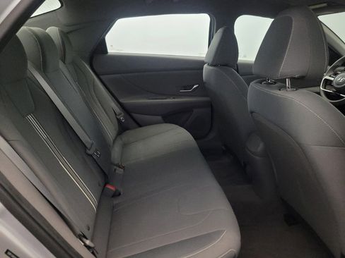Used 2022 Hyundai Elantra SEL FWD image 19