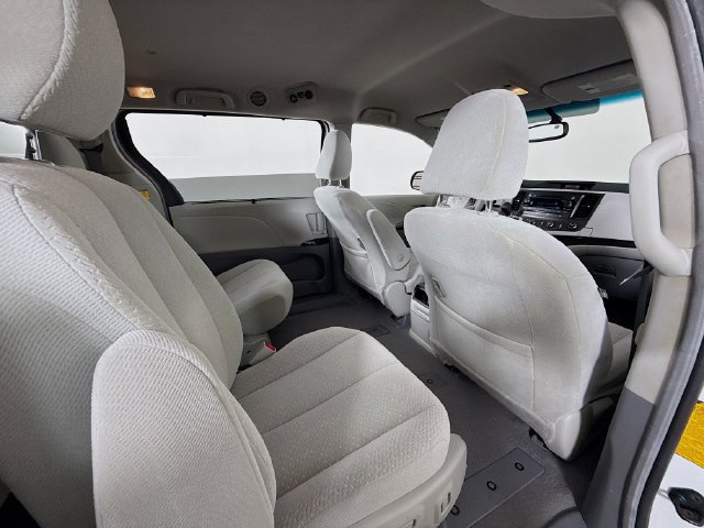 Used 2011 Toyota Sienna LE FWD image 29