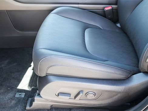 New 2026 Kia Carnival EX image 24