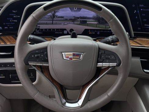 Used 2024 Cadillac Escalade Premium Luxury Platinum image 13