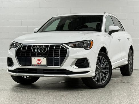 Used 2021 Audi Q3 2.0T Premium AWD/4WD image 2