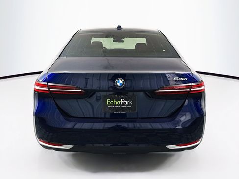 Used 2024 BMW 530i w/ Premium Package RWD image 7