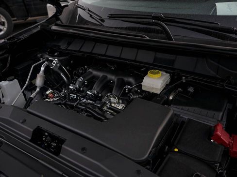 New 2025 Nissan Pathfinder Platinum image 7