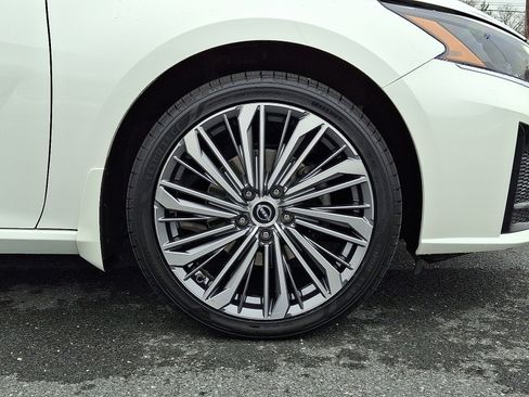 Certified 2023 Nissan Altima 2.5 SL AWD/4WD image 9