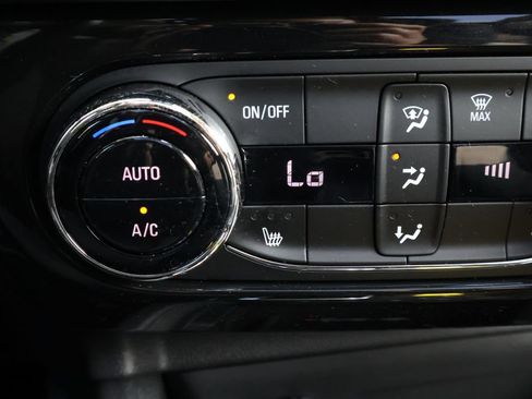Used 2024 Chevrolet TrailBlazer LT w/ Convenience Package AWD/4WD image 21
