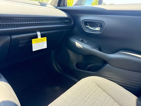 Certified 2026 Honda HR-V LX image 17