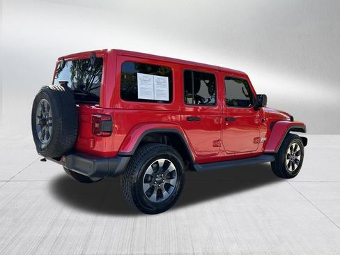 Used 2018 Jeep Wrangler Unlimited Sahara AWD/4WD image 5