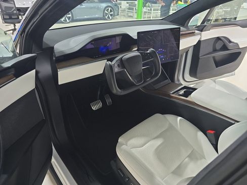 Used 2022 Tesla Model X image 26