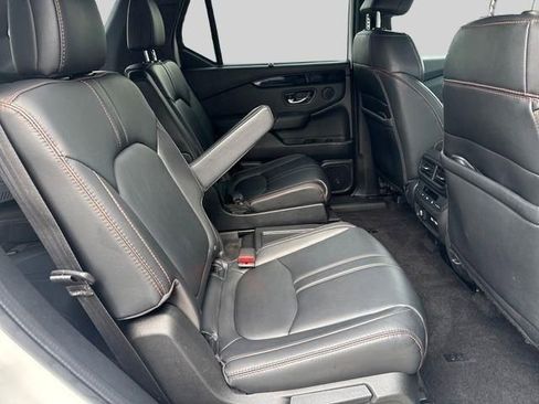 Used 2023 Honda Pilot TrailSport image 17