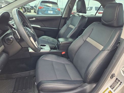 Used 2012 Toyota Camry SE FWD image 10