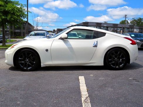 Used 2016 Nissan 370Z Touring image 10