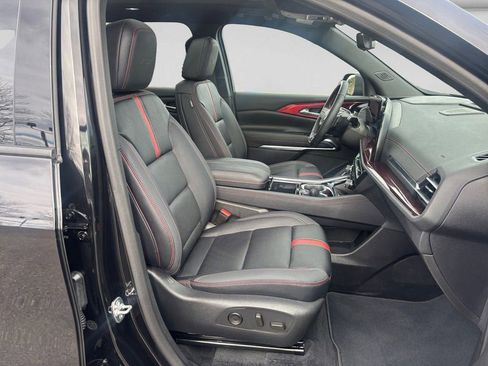 Used 2025 Chevrolet Traverse RS image 15