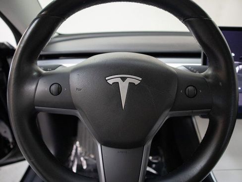 Used 2018 Tesla Model 3 Long Range image 11