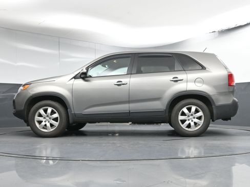Used 2012 Kia Sorento LX w/ Third Row Pkg image 25
