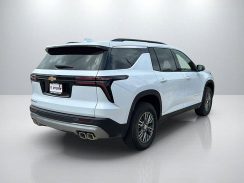 Used 2026 Chevrolet Traverse LT w/ LPO, Floor Liner Package FWD image 5